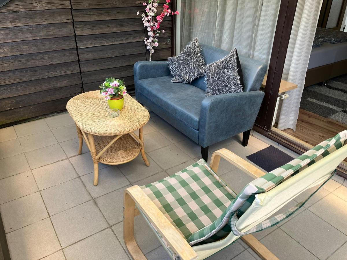 Private Studio Apartment With Balcony In Dortmund-Brackel ภายนอก รูปภาพ
