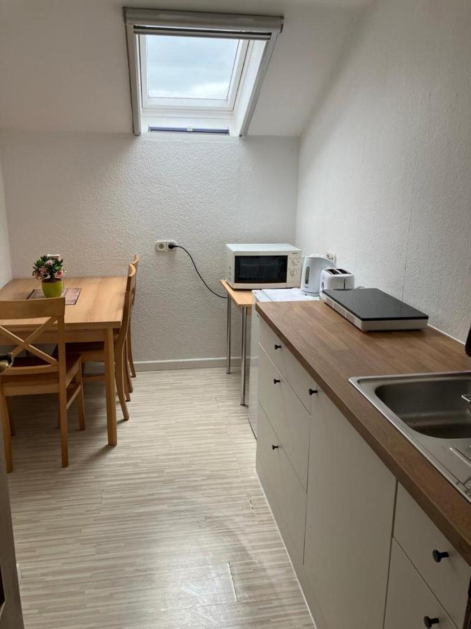 Private Studio Apartment With Balcony In Dortmund-Brackel ภายนอก รูปภาพ