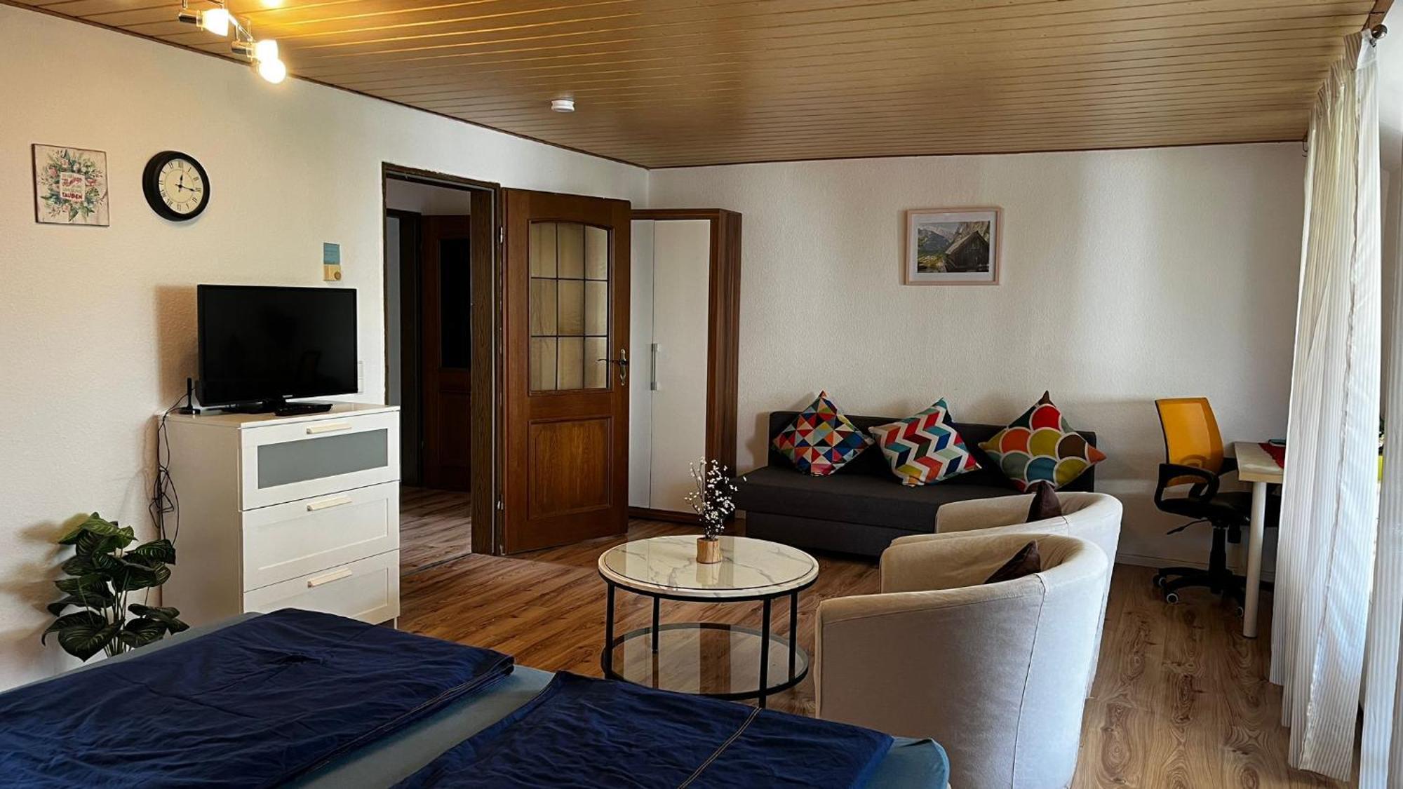 Private Studio Apartment With Balcony In Dortmund-Brackel ภายนอก รูปภาพ